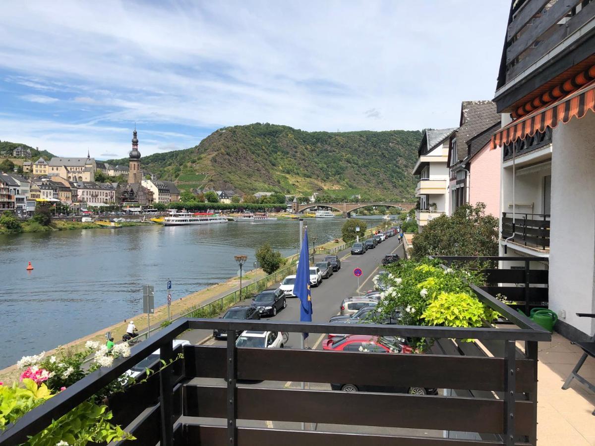 Ferienwohnungen Haus Zur Linde Кохем Экстерьер фото