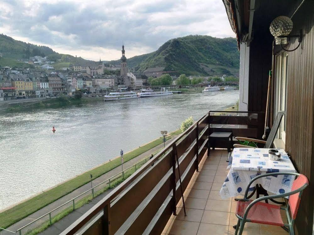 Ferienwohnungen Haus Zur Linde Кохем Экстерьер фото