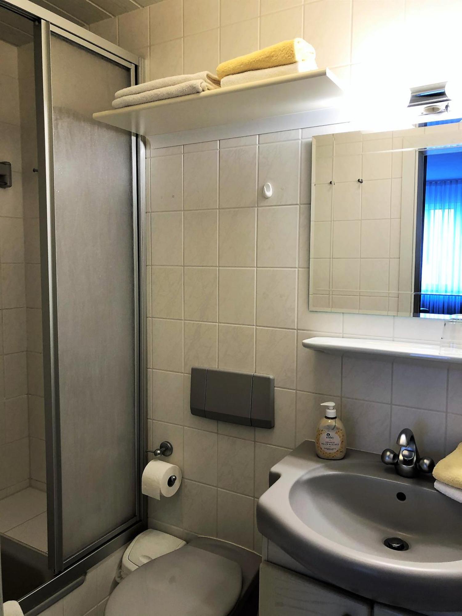 Ferienwohnungen Haus Zur Linde Кохем Номер фото