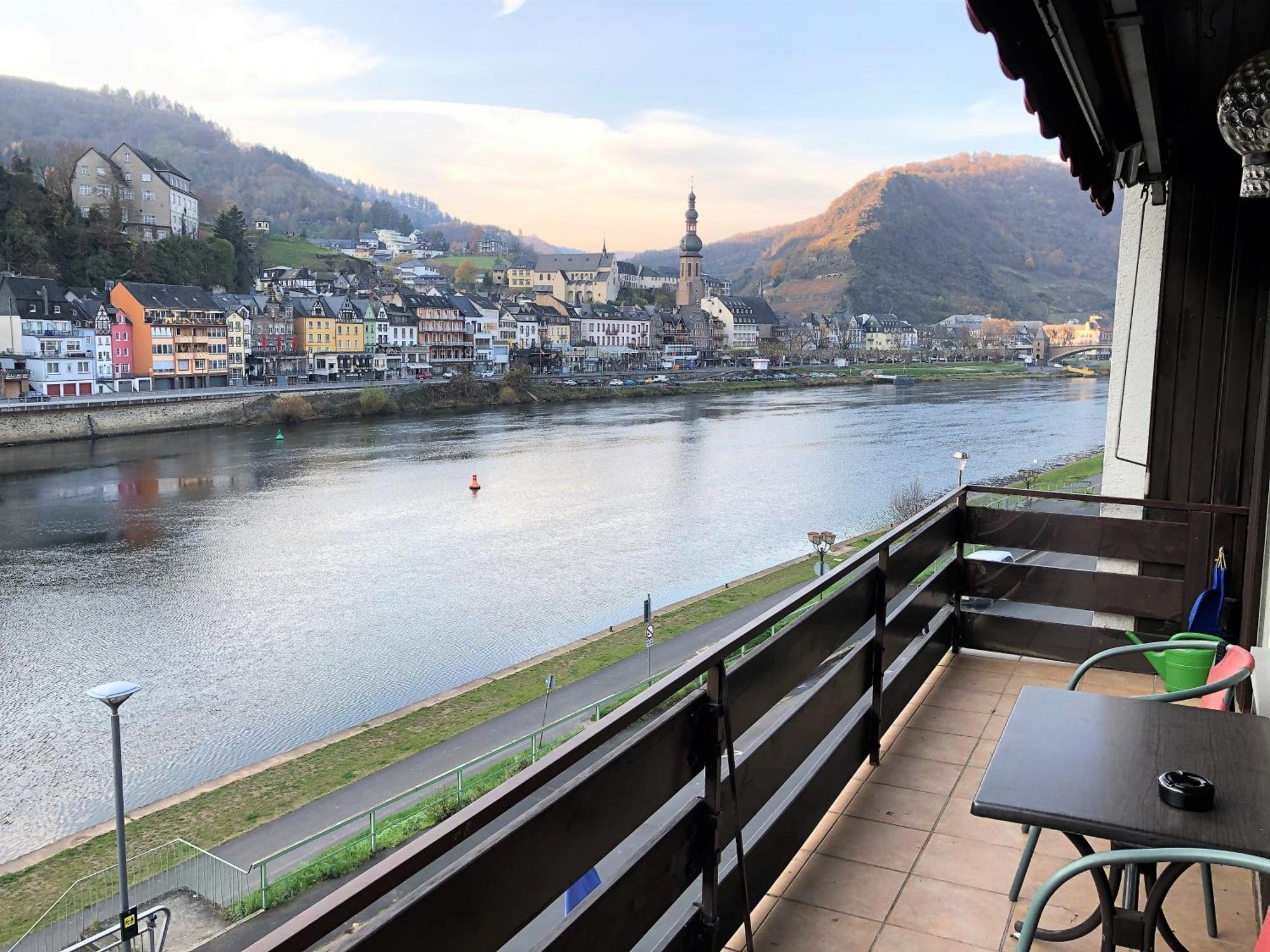 Ferienwohnungen Haus Zur Linde Кохем Номер фото