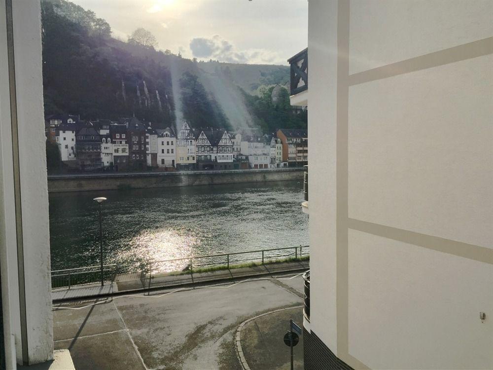 Ferienwohnungen Haus Zur Linde Кохем Экстерьер фото